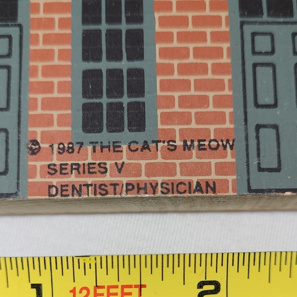 The Cat's Meow Decorative Wooden Shelf Sitter Set Of 4 Vintage Historical - Picture 13 of 13